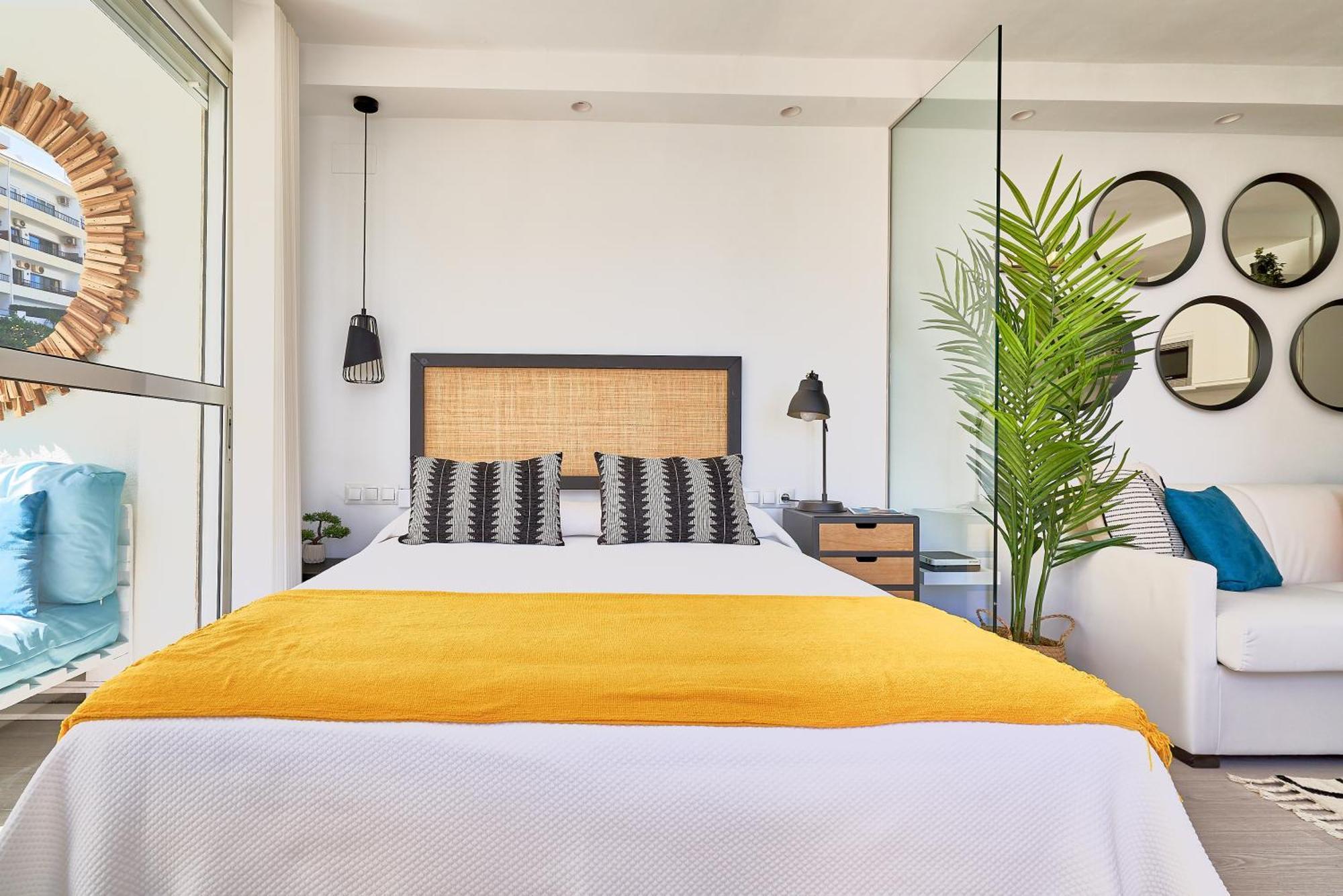Suite Roca Chica Torremolinos Exterior foto